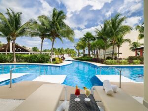 Premium Swim Up Suite