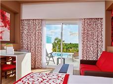 Junior Suite Swim Out