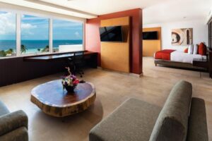 Deluxe King Suite – Ocean Front P