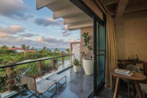 Junior Suite Ocean View King AT
