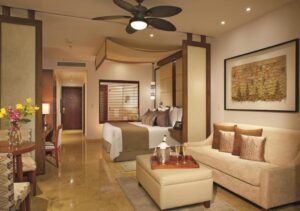 Junior Suite Swim Out – King Bed SPM