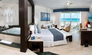 Royal Tower Jacuzzi Suite Ocean Front