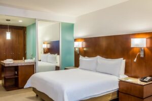 Superior King Room FIP