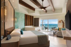 Junior Suite Oceanfront HL